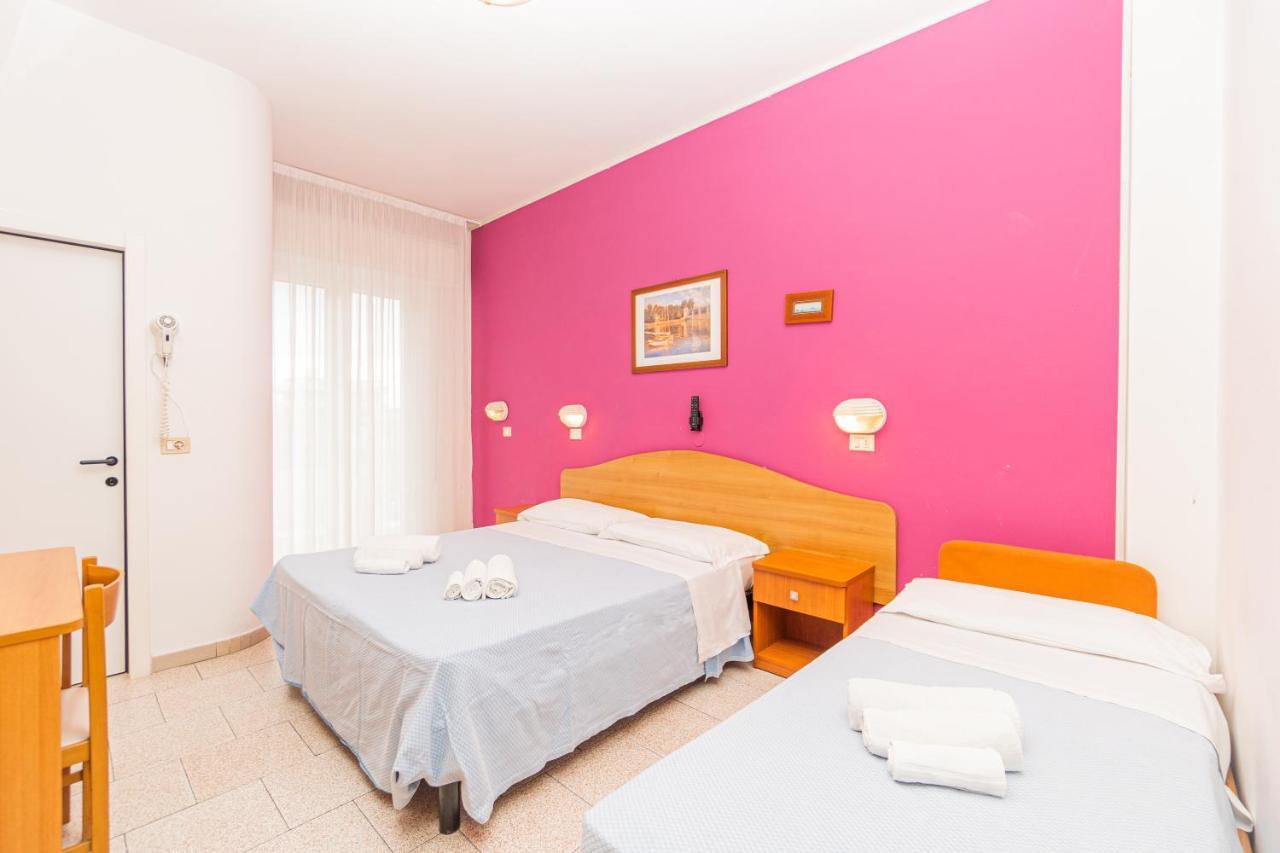 Hotel Arlino Rimini Bagian luar foto