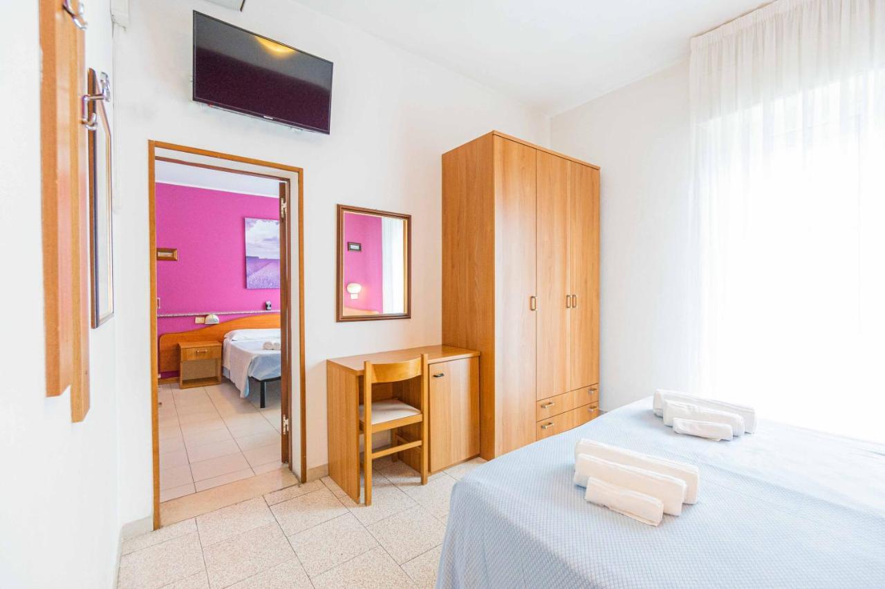 Hotel Arlino Rimini Bagian luar foto
