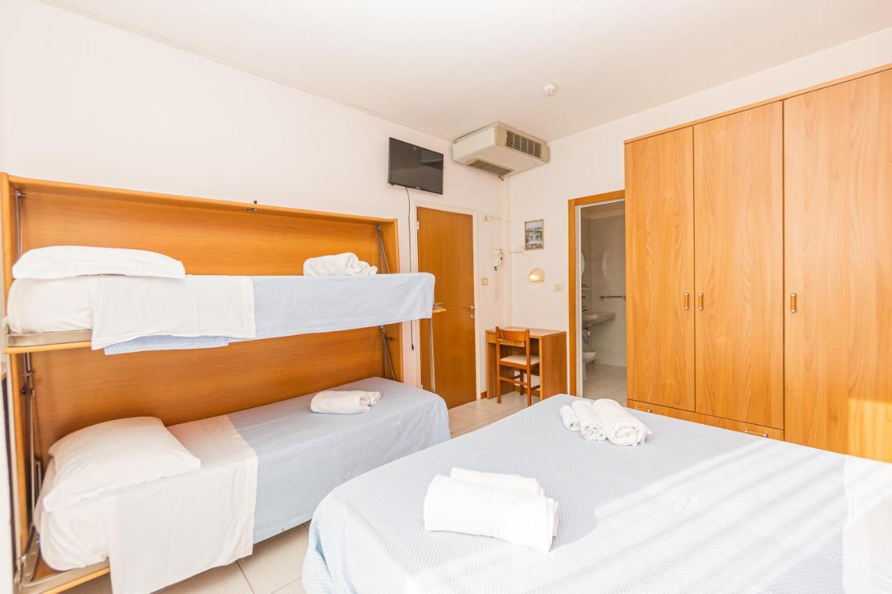 Hotel Arlino Rimini Bagian luar foto